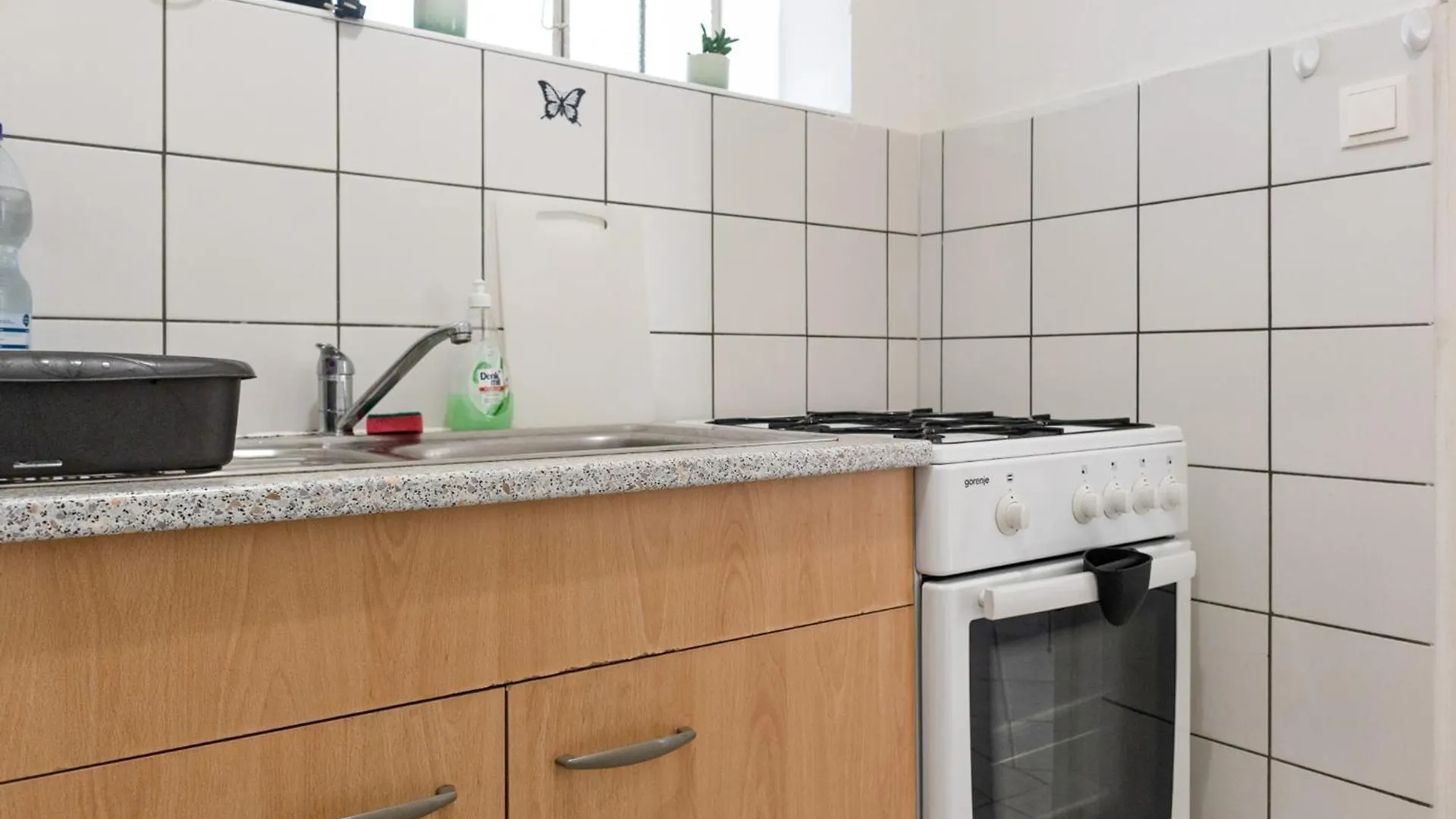 Affordable 2Br Apt Central Location In Vienna 0*,