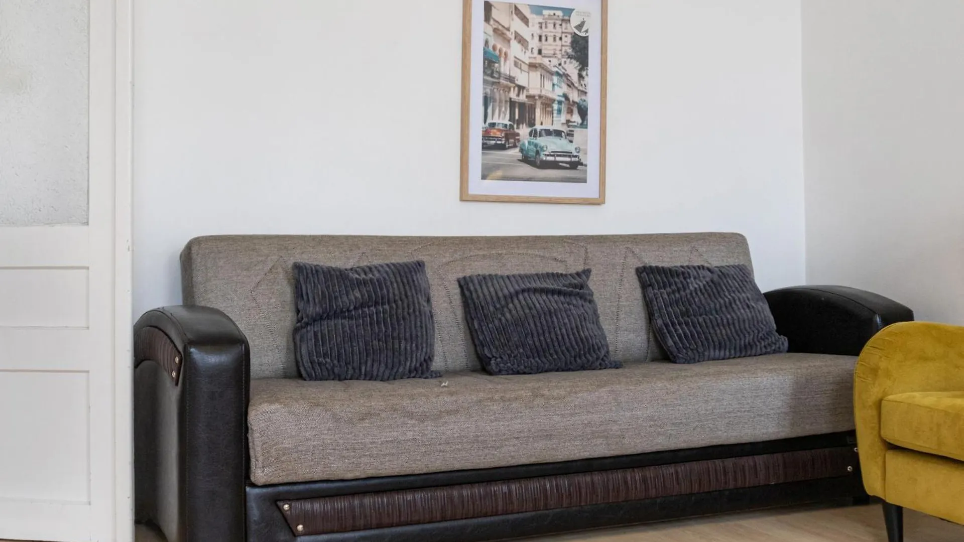 Affordable 2Br Apt Central Location In Vienna